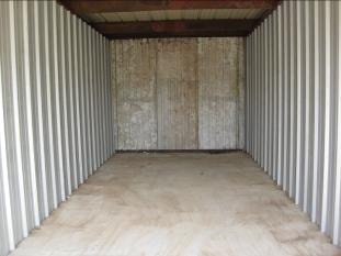 Storage unit interior with metal walls